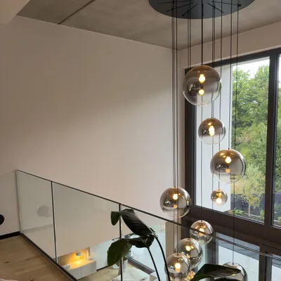 Produktbild von s.luce Orb XL Galerieleuchte 8-flammig mit Modular Baldachin Galerielampe Schwarz/Rauch Runder Baldachin in Schwarz Rund