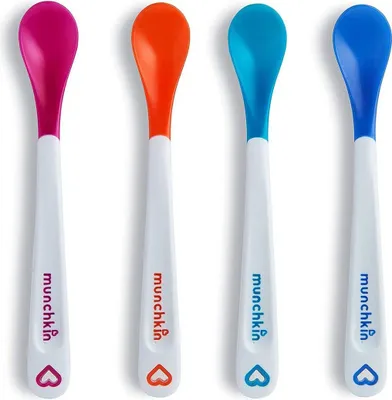 Immagine prodotto di Cucchiaio per pappa Munchkin con sensore termico White Hot, multicolore, confezione da 4 cucchiai per neonati
