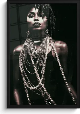 Produktbild von MuchoWow® MuchoWow® Gerahmtes Poster Frau - Schmuck - Ohrringe 40x60 cm - Poster mit zchwarzem Bilderrahmen - Papierdruck - Wandbilder