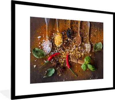 Produktbild von MuchoWow® Gerahmtes Poster Löffel - Kräuter - Gewürze - Salz 80x60 cm - Poster mit Schwarzem Bilderrahmen Wandposter Rahmen Foto Bilder - Schlafzimmer-Dekorationen - Fotoposter
