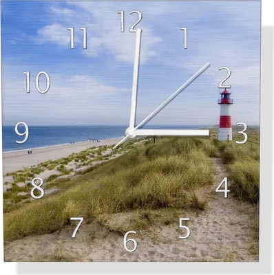 Produktbild von Wallario Design Wanduhr Am Strand von Sylt  Leuchtturm auf der Düne  Panorama aus Aluverbund, Größe 30 x 30 cm