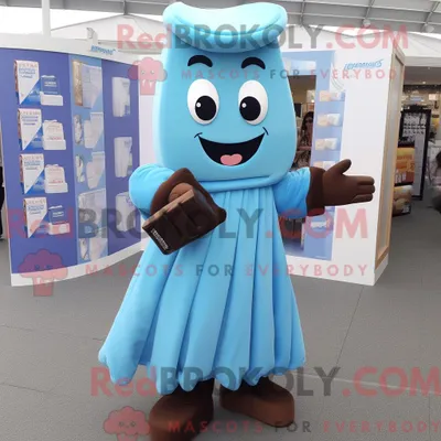 Produktbild von Maskottchen-Figur REDBROKOLY eines himmelblauen Schokoriegels gekleidet in ein Maxikleid und Clutch-Taschen