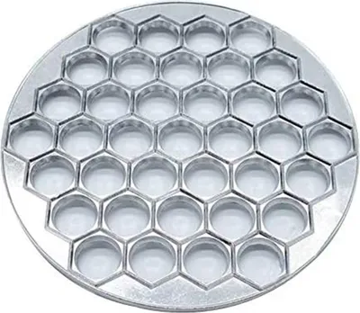 Produktbild von 37-Loch-Manduform Aluminium, 25 cm, für selbstgemachte Maultaschen und Ravioli, ideal für Küche und DIY