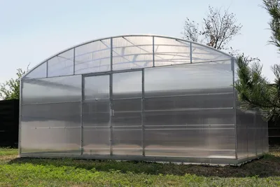 Immagine prodotto di Serra di 5,5 x 8 metri con pannelli in policarbonato da 10 mm, prodotta da Garten Dream