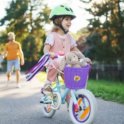 Produktbild von Abnehmbare Fahrradkorb für Kinder - Rosa Rattan-Korb für die Vorderseite des Fahrrads mit Glocken und Luftschlangen