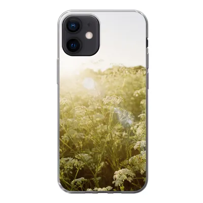 Produktbild von MuchoWow® Handyhülle Schutzhülle Hülle für iPhone 12 Blumen - Weiß - Frühling Silikon Softcase Handy Hülle - Schutzhülle