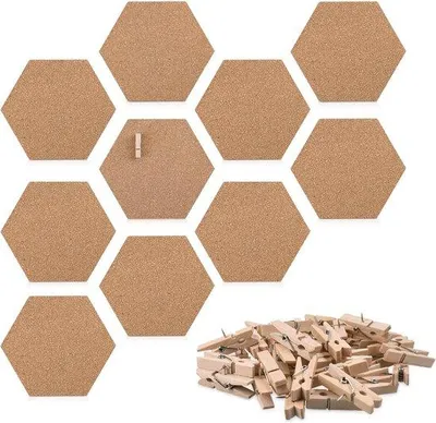 Produktbild von Famanu Kork Pinnwand Set - 10 Selbstklebende Korkfliesen mit Holz-Pinnnadeln