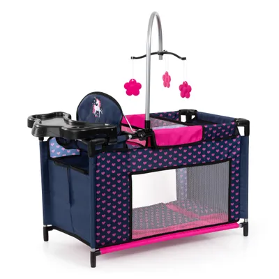 Produktbild von Bayer Design 62654AA Puppenbett mit Schrank, Hochstuhl, Mobile, Ablage, Bettdecke, Kissen, Kleiderbügel, Puppenzubehör