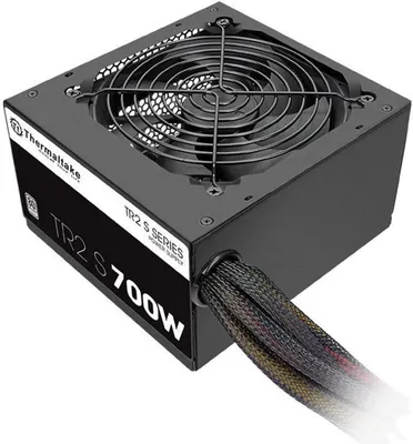 Image de Thermaltake TR2 S 700W - Alimentation (interne) - ATX12V 2,3 - EPS12V - 80 PLUS - CA 230 V - 700 Watt - PFC actif - Europe - noir (PS-TRS-0700NPCWEU-2)