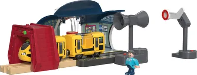 Produktbild von Playtive Interaktiver Bahnhof-Set Batteriebetriebener Zug mit Magnetkupplung U-Bahn