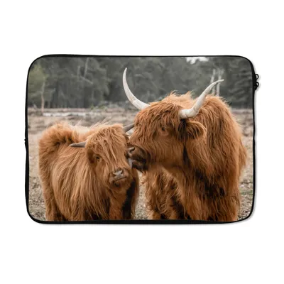 Produktbild von MuchoWow® Laptop Hülle 13 Zoll Schottischer Highlander - Tiere - Wald Laptoptasche - Laptophülle - Sleeve - Rundumschutz