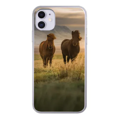 Produktbild von MuchoWow® Handyhülle Schutzhülle Hülle für iPhone 11 Pferde - Luft - Gras Silikon Softcase Handy Hülle - Handytasche
