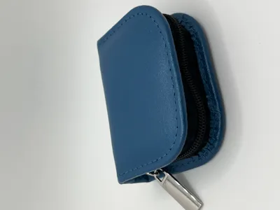 Produktbild von Hausapotheke 10 Globuli Gläser Leder (ohne Gläser) | Mini | OMEO® blau