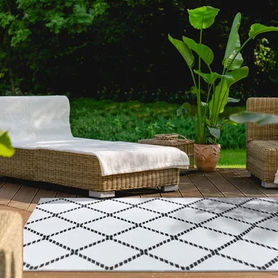 Outdoor-Teppich 180x270 cm, wasserdicht, umkehrbar, schwarz-weiß