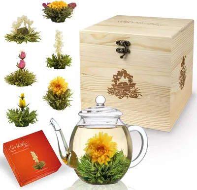 Produktbild von Creano Teeblumen-Mix Geschenkset mit 500ml Teekanne in edler Holzbox mit 6 verschiedenen Sorten ErblühTee (Weißer Tee)