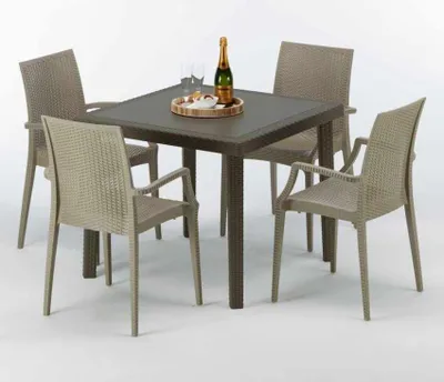 Produktbild von Poly Rattan Tisch Quadratisch mit 4 Bunten Stühlen 90x90 Braun Brown Passion