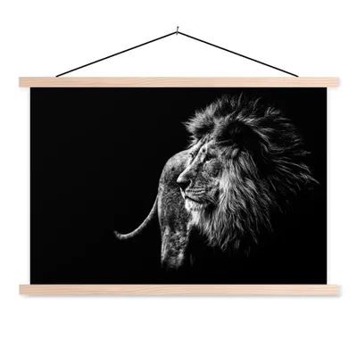 Produktbild von MuchoWow® Textilposter Tiere - Wild - Löwe - Schwarz - Weiß 60x40 cm mit holzfarbenen Rahmen - Bilder