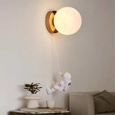 Produktbild von Kinder-Wandleuchte „LUA“, Mond- und Astronauten-Design, moderne 3D-gedruckte Lampe, Messingfassung, Ø150mm, G9
