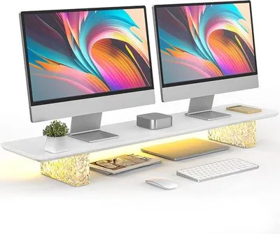Zdjęcie produktu dla Uchwyt na dwa monitory z drewna, 108 cm, biały, z oświetleniem LED