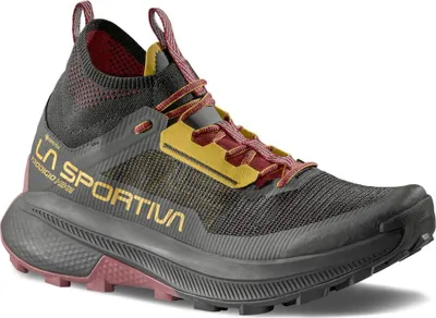 Wanderschuhe "Prodigio Hike GTX" von La Sportiva in Schwarz und Rot mit rutschfester Sohle.