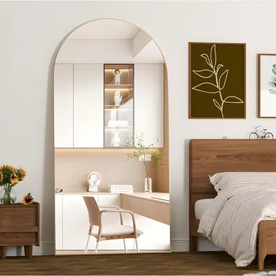 Obrázek produktu pro Zrcadlo na celé tělo, rozměry 180x80 cm, zakřivené, zlaté barvy. Volně stojící podlahové zrcadlo se stojanem. Možnost zavěšení na zeď