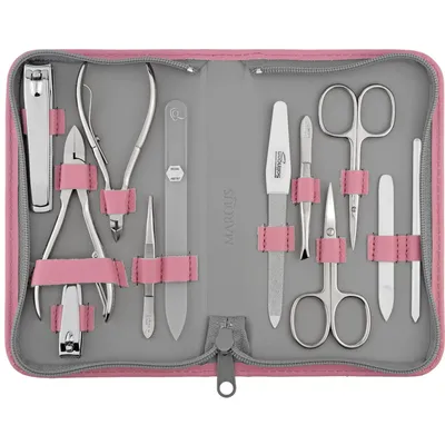 Produktbild von marQus Solingen Maniküre Pediküre Set - 12 Teile in Echt Leder Etui handlich und weich - Komplett Kit mit allem für die Hand- und Fußpflege, Nagelset