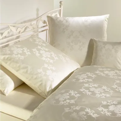 Produktbild von Curt Bauer Bettwäsche Basic Dessin 3737 Josephine, Farbe 2219 champagner Größe 135/200 + 80/80