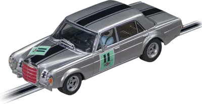 Zdjęcie produktu dla Carrera Mercedes-Benz 300 SEL 6.3 AMG "Nagroda Narodów" 1:32