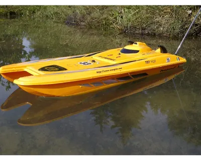 Produktbild von Mucola RC Speedboot - Rennboot Modell: 757-6012c - Farbe: Gelb – ferngesteuertes Spielzeug, einfache Bedienung, stabiles Design, Geschenkidee für Kinder & Erwachsene