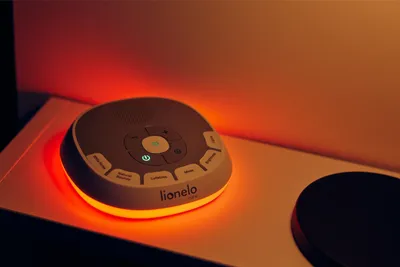 Lionelo Tragbare Baby-Einschlafhilfe BabyNap  2-in-1 Nachtlicht mit 11 Lichtfarben, 20 Töne, Schlaflieder, Geräusche, Timer