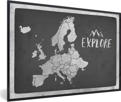 Produktbild von MuchoWow® Gerahmtes Poster Vintage Eurocard mit dem Text "Explore" - schwarz und weiß 90x60 cm - Poster mit Schwarzem Bilderrahmen Wandposter Rahmen Foto Bilder - Fotorahmen - Foto-Plakat