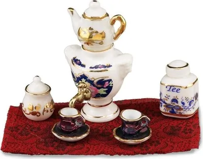 Obrázok produktu pre Miniatúrny porcelánový samovar s príslušenstvom, ručne vyrobený s dôrazom na detaily