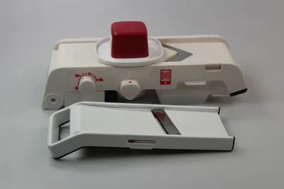 Produktbild von TUPPERWARE  Chef Mando-Chef weiß-rot D202 Multihobel + Junior Reibe