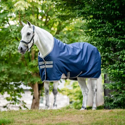 Immagine prodotto di Coperta da paddock Horseware, taglia 125 - Amigo Ripstop 900D, fodera in pile, modello Original 50g - blu navy/grigio titanio