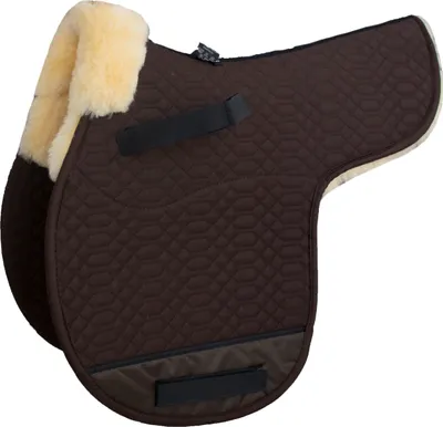 Produktbild von Engel Reitsport Satteldecke SADEK1 Lammfell & Baumwollsteppstoff, Fell in Sattellage, Fellkranz vorne, Mocca-Med./Natur-VSS (Vielseitigkeit/Springen)