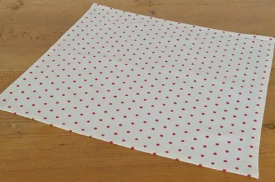 Produktbild von Textil Stoff Serviette rot weiß gepunktet 45x45 cm