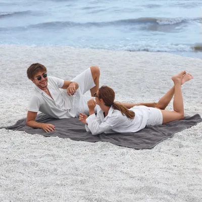 Produktbild von CalmyBEACH Frottee Strandtuch XXL 150x200cm - Badetuch groß 100% Baumwolle Badehandtuch Frottier Decke (Anthrazit)