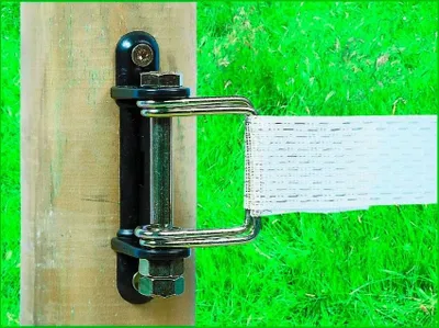 Zdjęcie produktu dla Izolator narożny do taśmy ogrodzeniowej, 20 - 40 mm, z klamrami, Kerbl