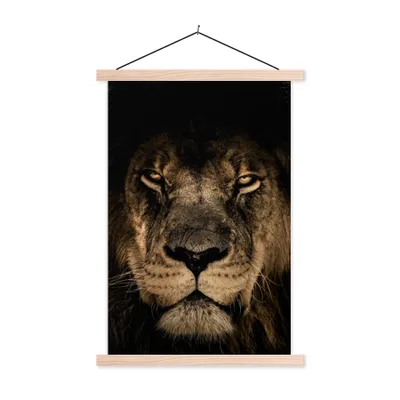 Produktbild von MuchoWow® Textilposter Löwe - Tiere - Schwarz - Porträt 60x90 cm mit holzfarbenen Rahmen - Textil