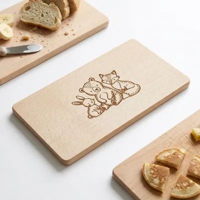 Produktbild von Frühstücksbrett aus Buche 22 × 12 × 1 cm Waldtiere Geschenk