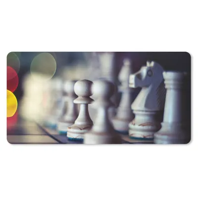 Produktbild von MuchoWow® Schreibtischunterlage Ein Brett mit Schachfiguren 80x40 cm - XXL Mauspad - Gaming Mauspad
