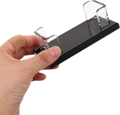 Produktbild von Transparenter Acryl Visitenkartenhalter mit Platz für zahlreiche Karten