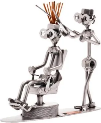 Image de Figurine en métal « Coiffeur » – Pièce unique fabriquée à la main en acier et en cuivre