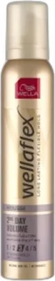 Zdjęcie produktu dla Lakier Do Włosów Wellaflex Utrwalający Elastyczność I Objętość 200 Ml