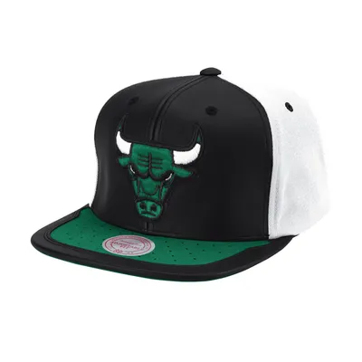 Immagine prodotto di Mitchell & Ness Cappelli Nba Day One Snapback Chicago Bulls, 6HSSMM19224CBUWHGN