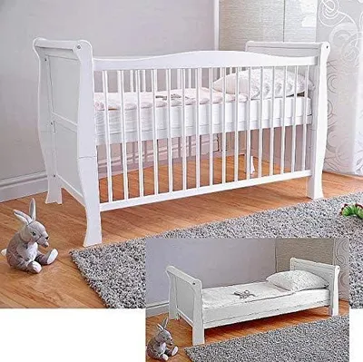 Productafbeelding van Wit babybedje met aloëveraschuimmatras, verstelbare hoogte en ombouw tot kinderbed