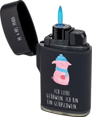 Produktbild von Mr. & Mrs. Panda Feuerzeug Schwein Glühwein - Schwarz - Geschenk, Punsch, Weihnachten, sturmfeuerzeuge, Feuerzeuge, Weihnachtsmarkt, anzünder, sturmfeuerzeug, Glühschwein