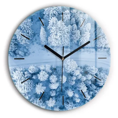 Produktbild von Wallfluent Große Wanduhr – Stilles Quarzuhrwerk - Uhr Dekoration Wohnzimmer Schlafzimmer Küche - Zifferblatt mit Striche - schwarze Zeiger - 60 cm - Wald im Winter