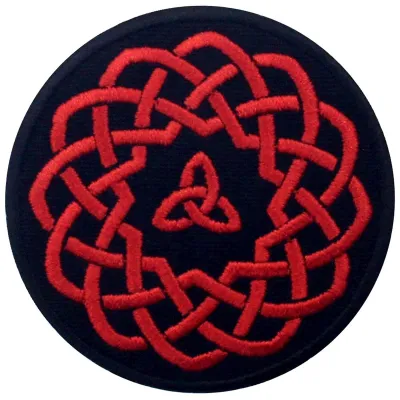 Keltischer Knoten-Patch, rot/schwarz, 7,5 cm, 1 Stück