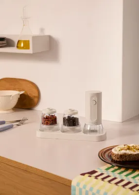 Produktbild von SPICE GRINDER STUDIO PRO - Elektrische Gewürzmühle mit austauschbaren Behältern